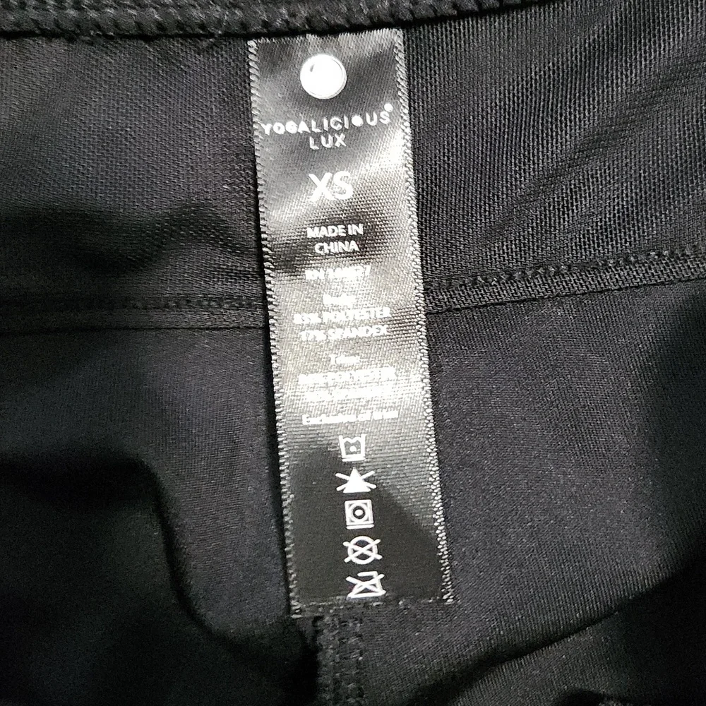 Yogalicious NWT Lux Black Activewear Leggings